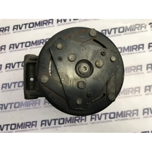 Компрессор кондиционера Opel Zafira B 1.6 16V 2005-2011 13297442
